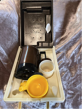 Vintage Montgomery Ward Portable Coffeemaker 6 Cup Percolator 12v-120v WORKS!